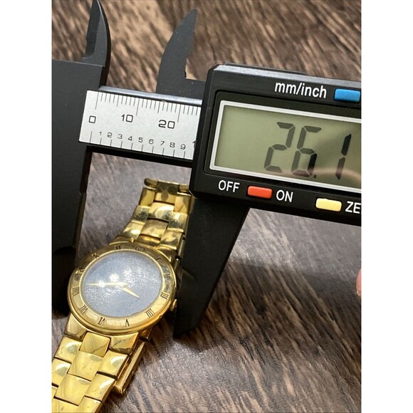 Vintage Gucci Gold Ladies Watch With Black Dial Working New Battery main image 14